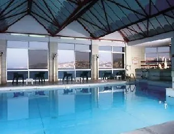 Bay فندق